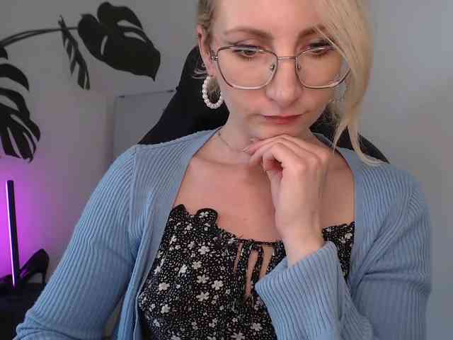 CinderellaMoon webcam