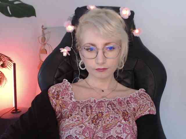 CinderellaMoon webcam
