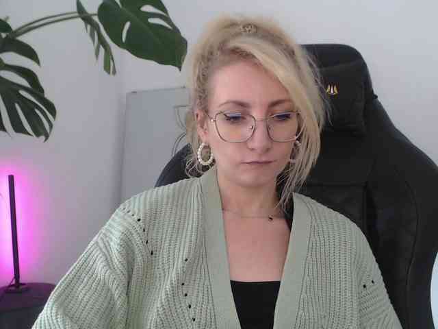 CinderellaMoon webcam