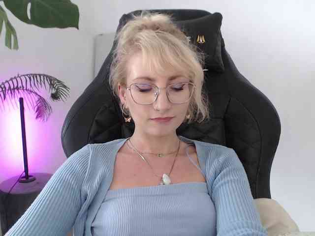 CinderellaMoon webcam