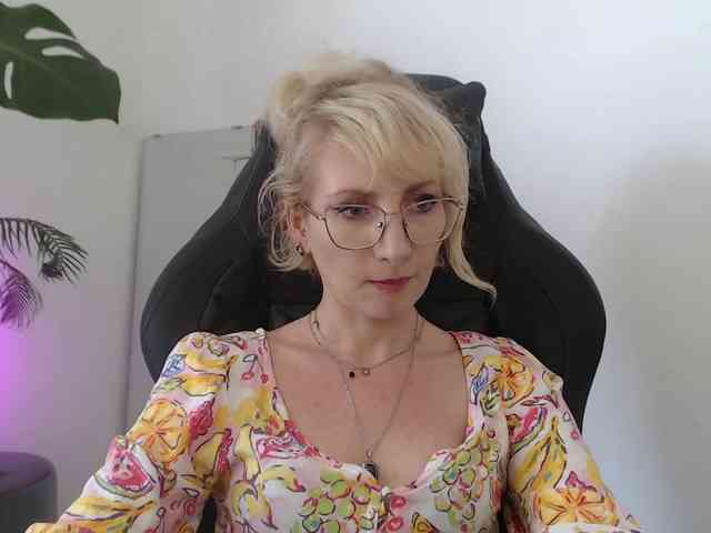 CinderellaMoon webcam