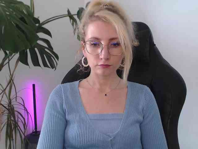 CinderellaMoon webcam