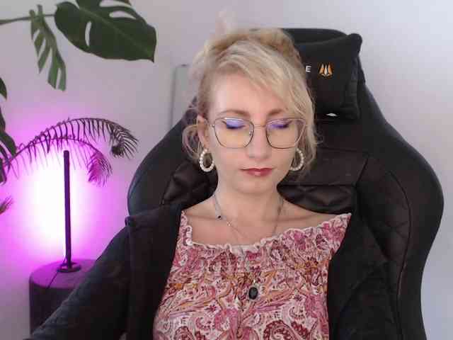 CinderellaMoon webcam