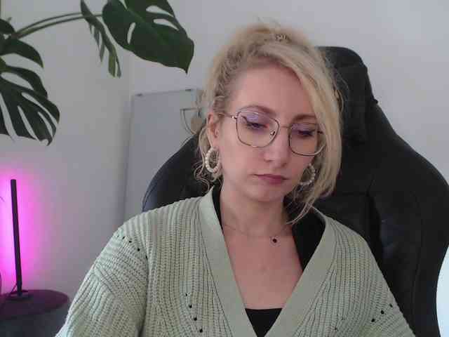 CinderellaMoon webcam