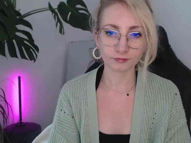CinderellaMoon webcam