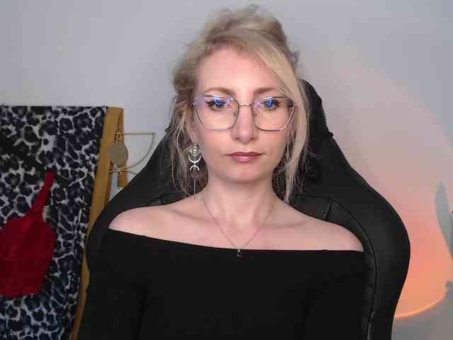 CinderellaMoon webcam