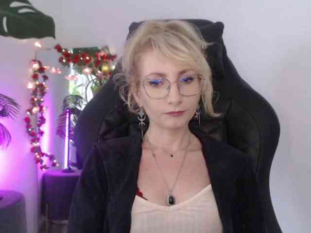 CinderellaMoon webcam