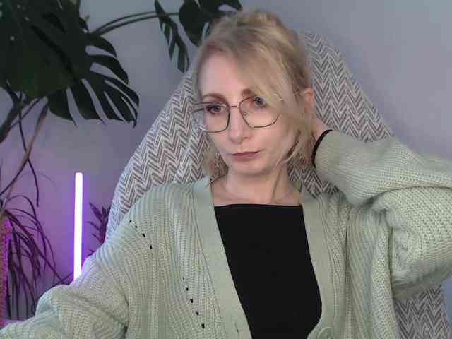 CinderellaMoon webcam