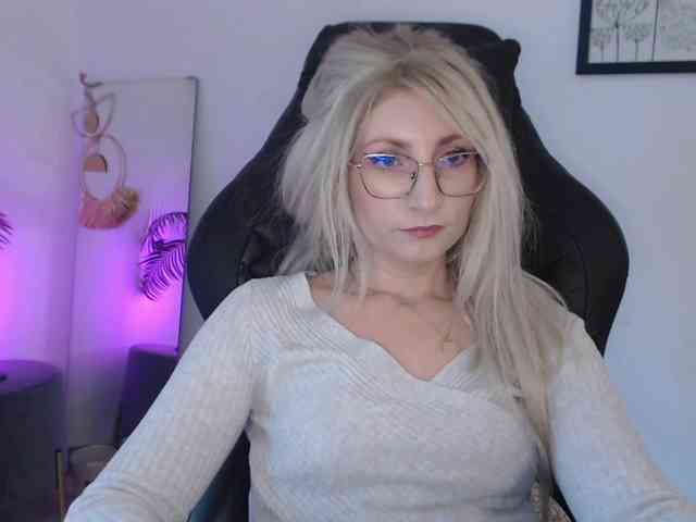 CinderellaMoon webcam