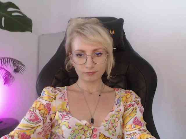 CinderellaMoon webcam