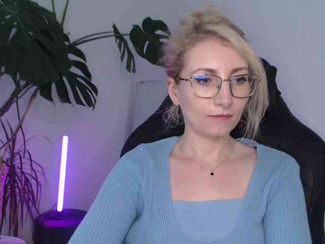 CinderellaMoon webcam
