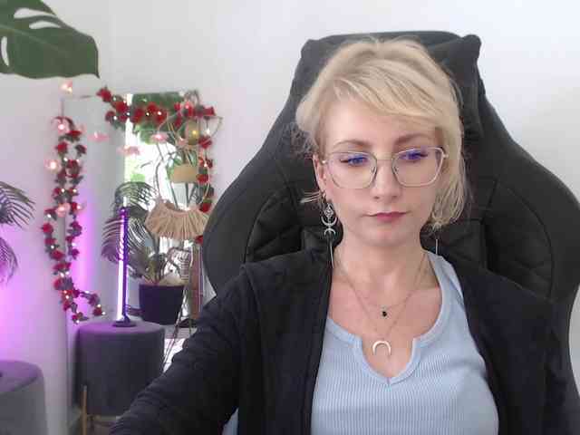 CinderellaMoon webcam