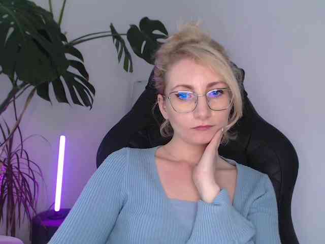 CinderellaMoon webcam