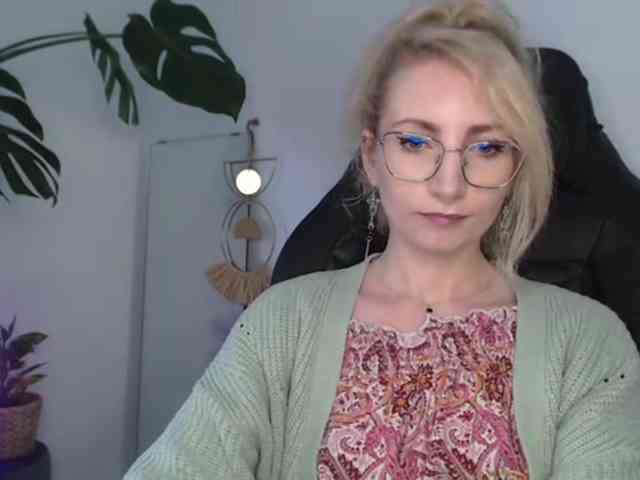 CinderellaMoon webcam