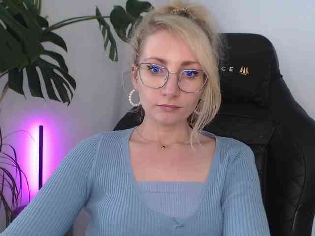 CinderellaMoon webcam