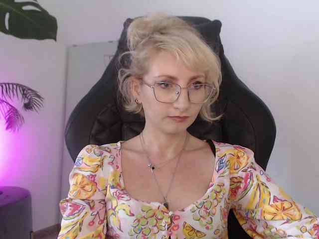 CinderellaMoon webcam