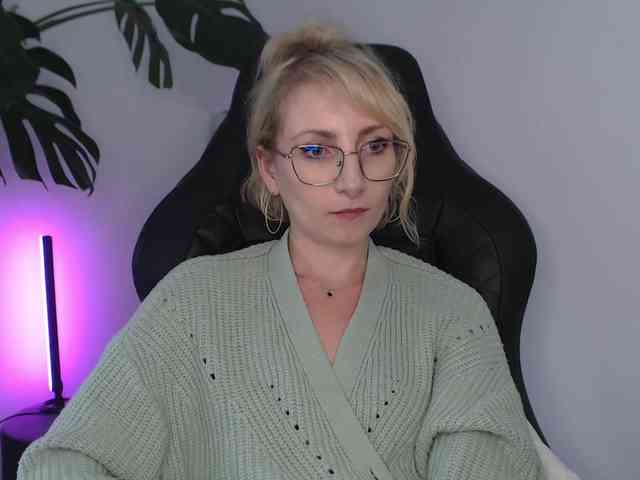 CinderellaMoon webcam