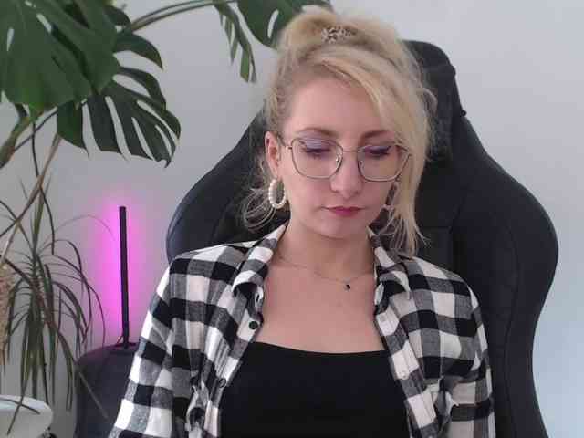 CinderellaMoon webcam