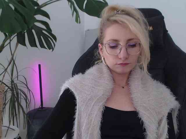 CinderellaMoon webcam