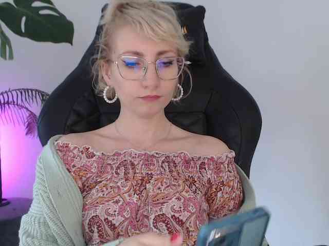 CinderellaMoon webcam