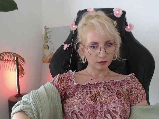 CinderellaMoon webcam