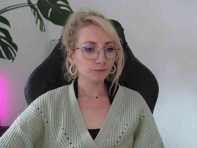 CinderellaMoon webcam