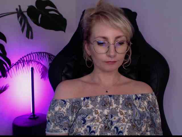 CinderellaMoon webcam