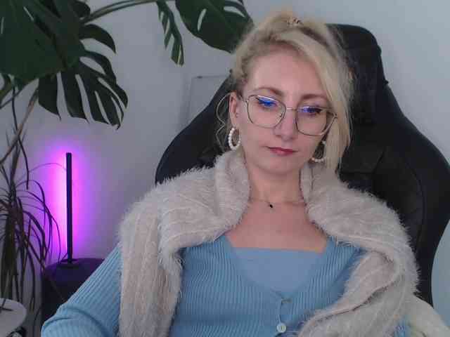 CinderellaMoon webcam