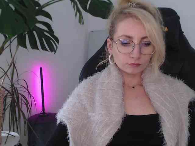 CinderellaMoon webcam