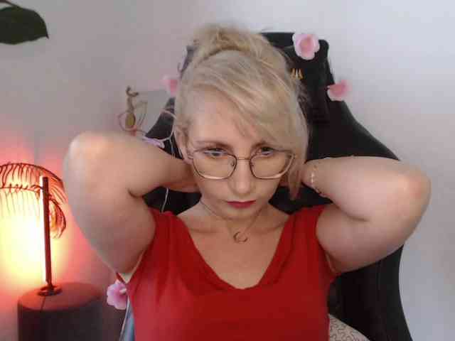 CinderellaMoon webcam