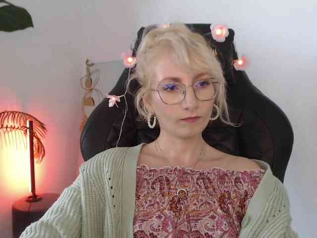 CinderellaMoon webcam