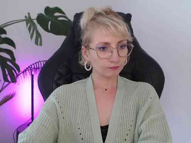 CinderellaMoon webcam
