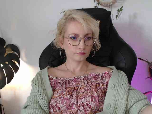 CinderellaMoon webcam