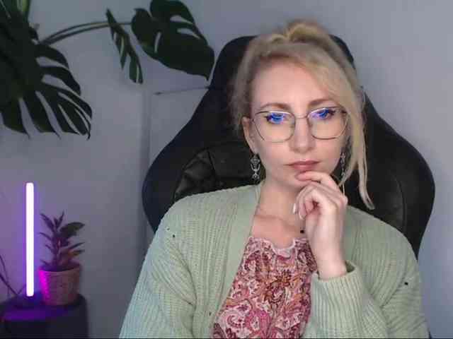 CinderellaMoon webcam