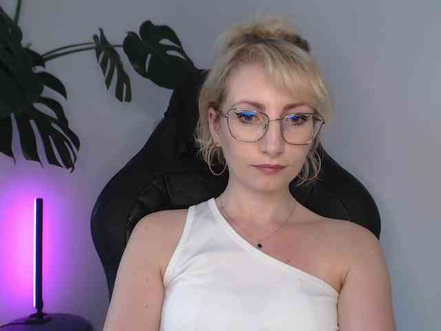 CinderellaMoon webcam