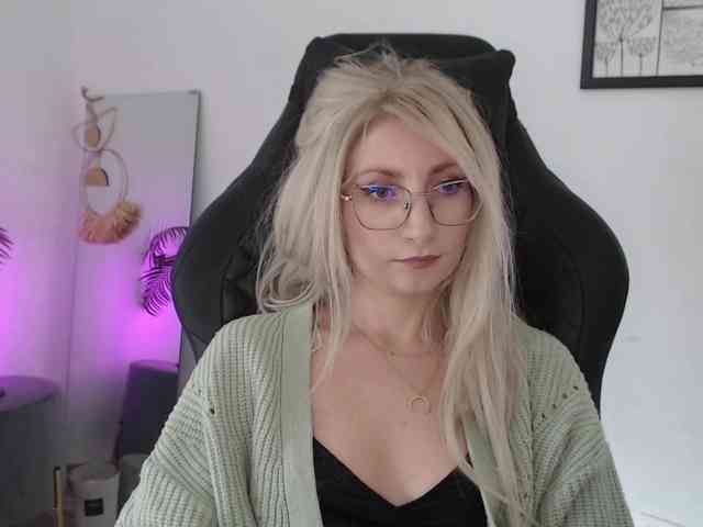 CinderellaMoon webcam