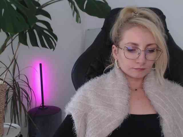 CinderellaMoon webcam