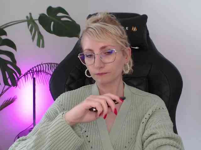 CinderellaMoon webcam