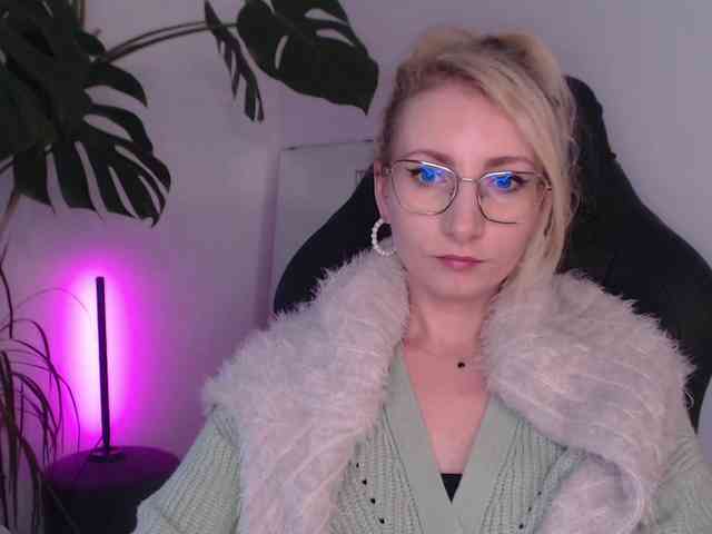 CinderellaMoon webcam