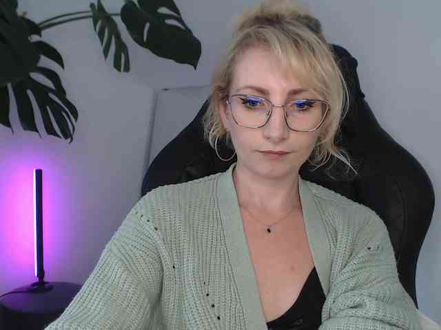 CinderellaMoon webcam