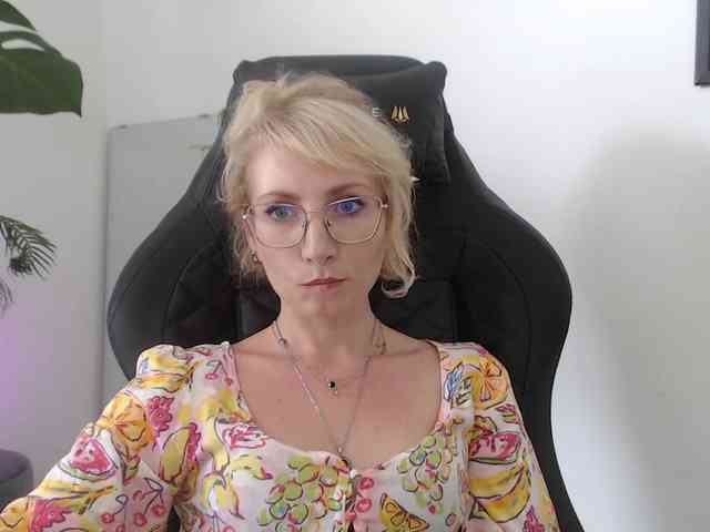 CinderellaMoon webcam