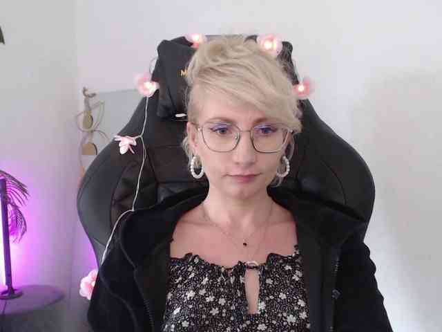 CinderellaMoon webcam