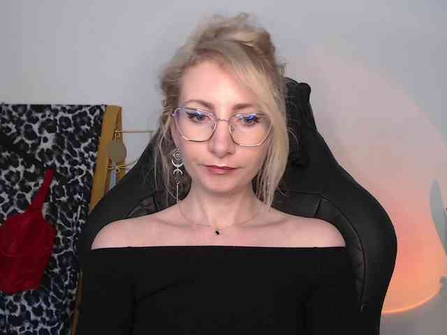 CinderellaMoon webcam