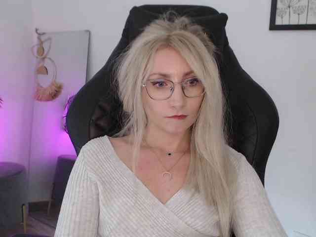 CinderellaMoon webcam