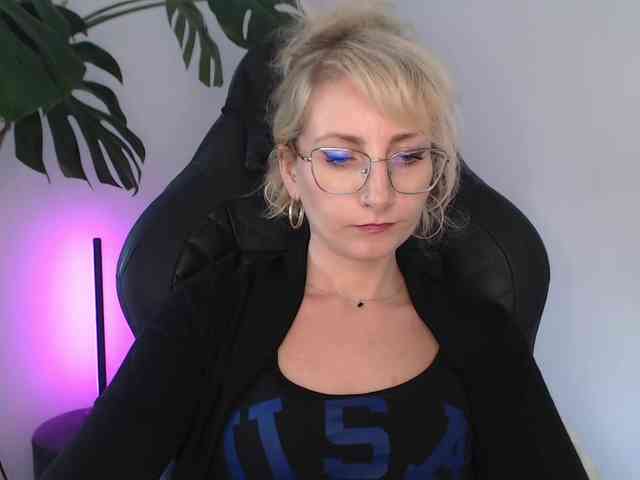 CinderellaMoon webcam
