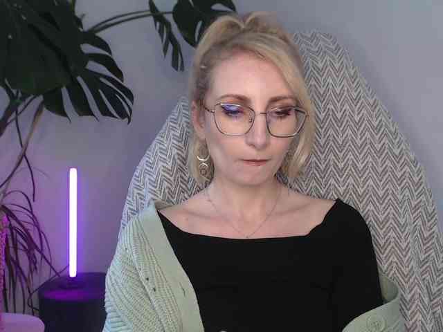 CinderellaMoon webcam