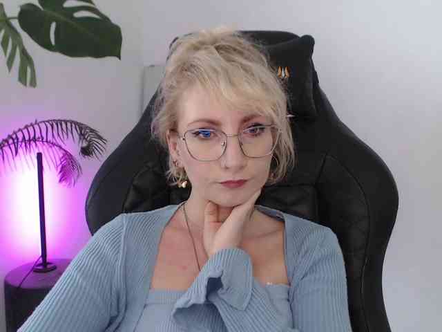 CinderellaMoon webcam