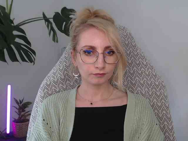 CinderellaMoon webcam