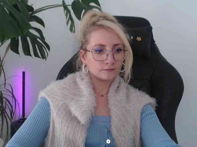 CinderellaMoon webcam