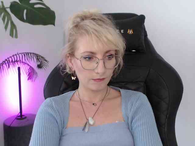 CinderellaMoon webcam